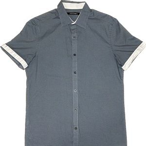 A[X]IST Medium Sized Men’s Casual Button Up Short Sleeved Collared Shirt